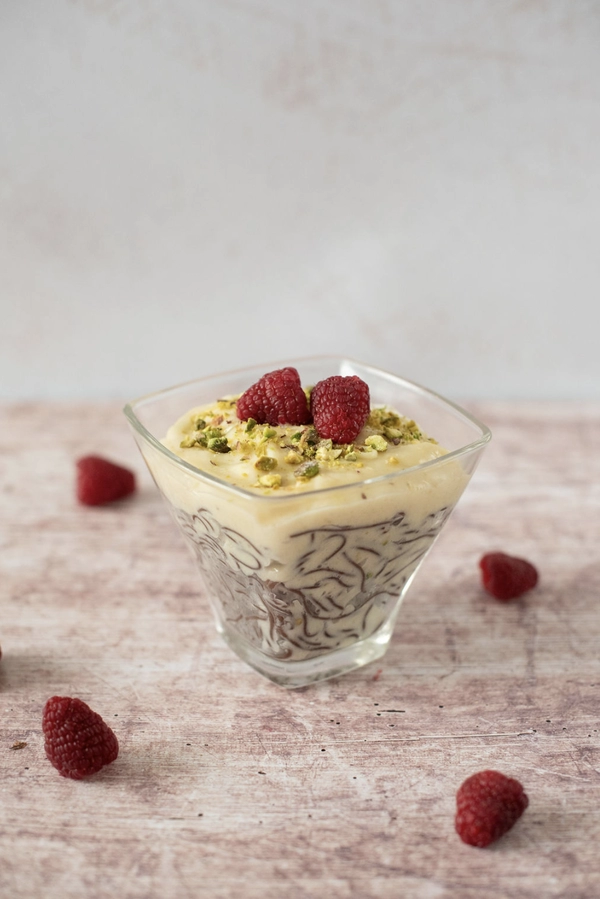 chocoladepasta met witte chocoladesaus 